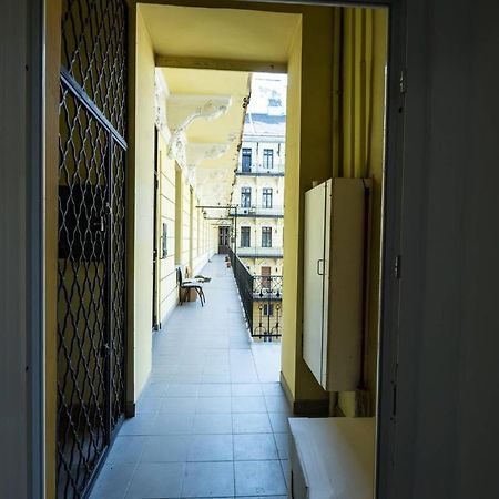 New A C Studio With View Of The Synagogue بودابست المظهر الخارجي الصورة